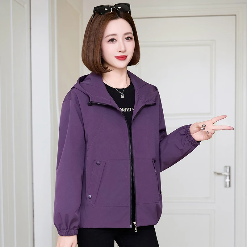 2026春秋季休闲风洋气宽松大码短外套新款女时尚连帽夹克冲锋衣