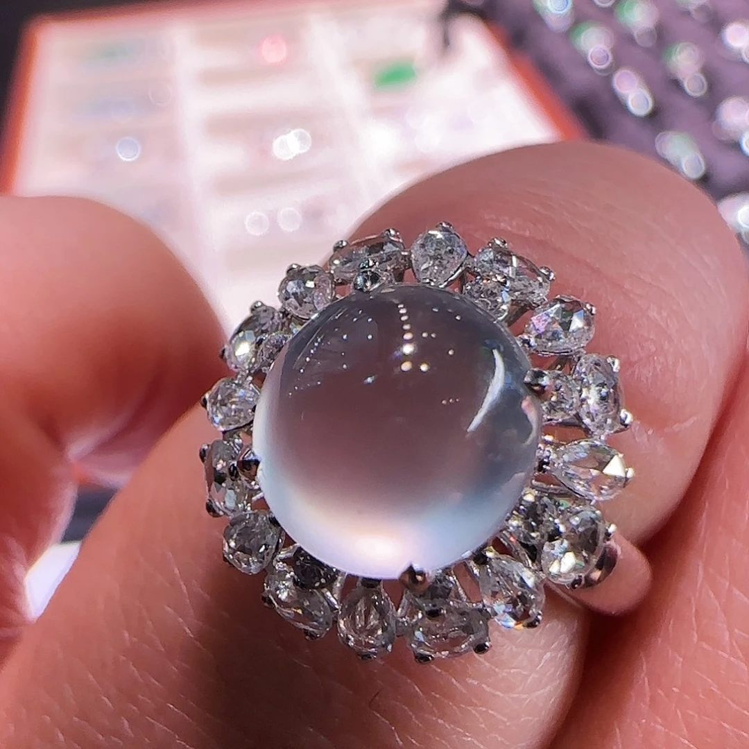 翡翠18K金镶嵌戒指