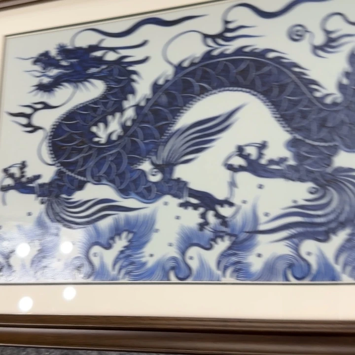 胸****景德镇手工手绘陶瓷