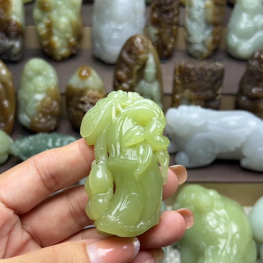颈饰未镶嵌和田玉