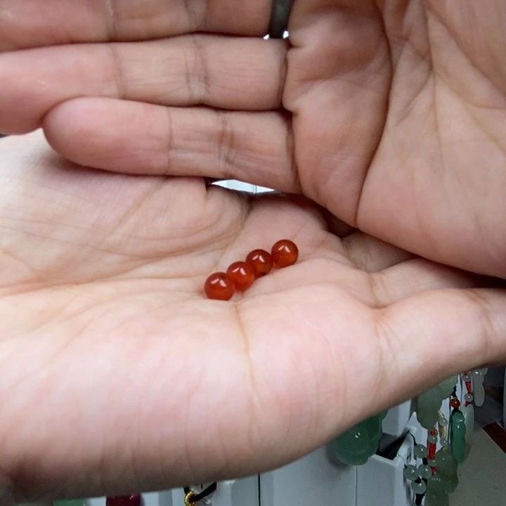 张***福未镶嵌颈饰玛瑙/玉髓