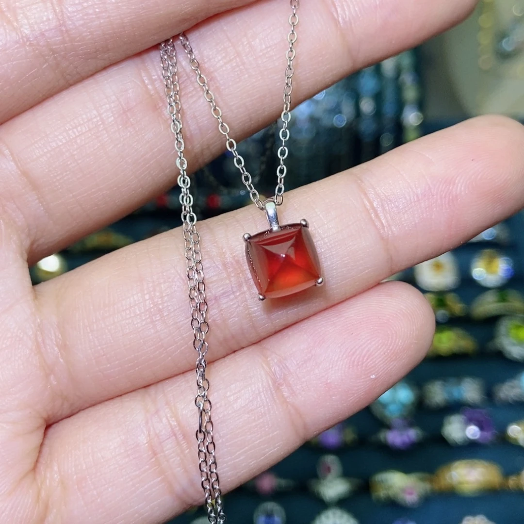 银S925镶嵌颈饰石榴石