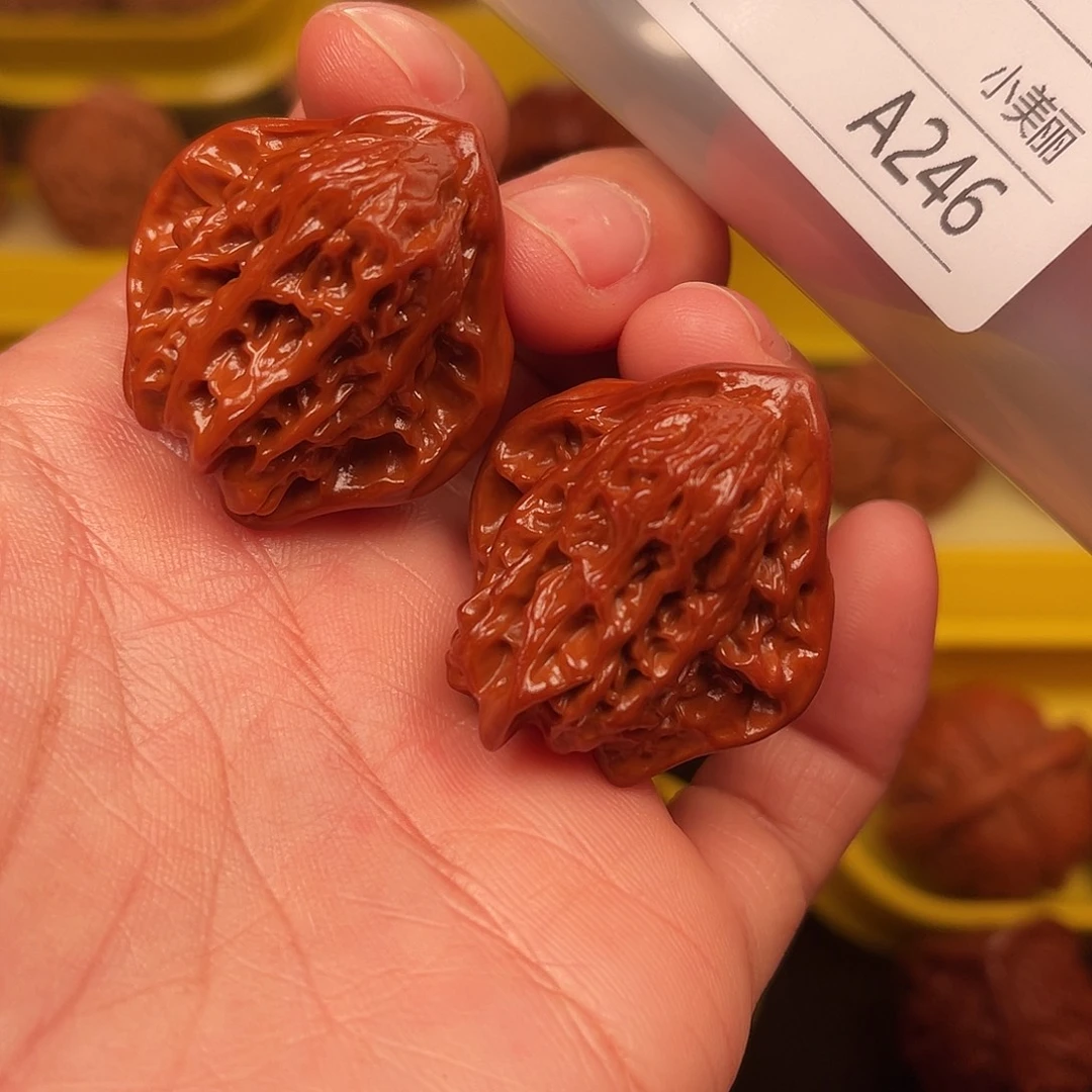 古***谷吊坠文玩核桃嘎姑姑