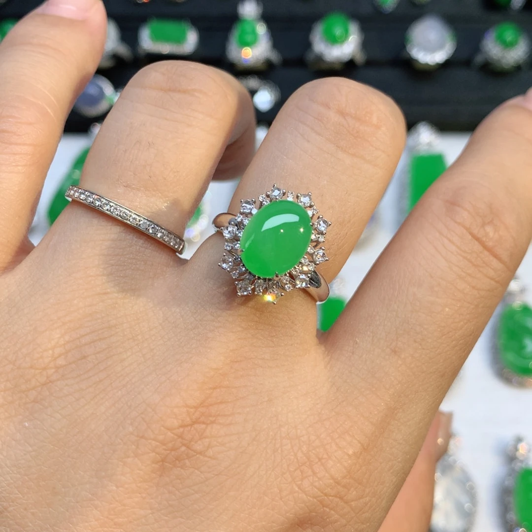 翡翠18K金镶嵌颈饰戒指