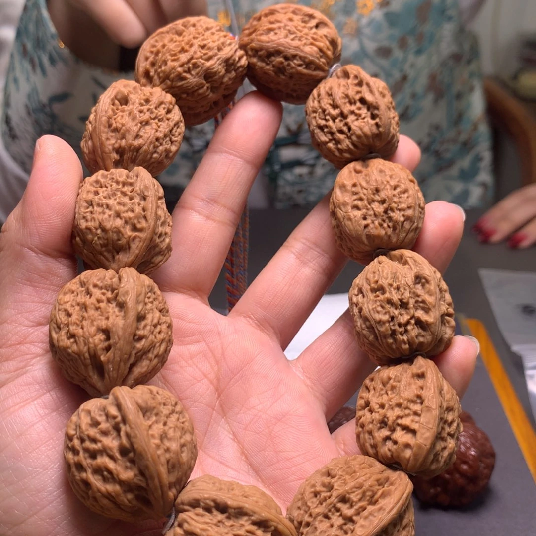 大叶紫檀（黑酸枝木类）南疆石手持