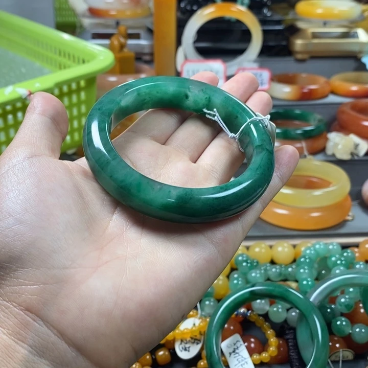 石英质玉（黄龙玉）未镶嵌手镯完***容