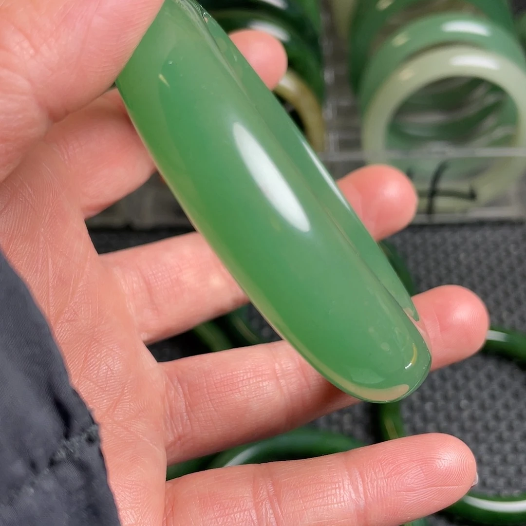 未镶嵌手镯和田玉（碧玉）