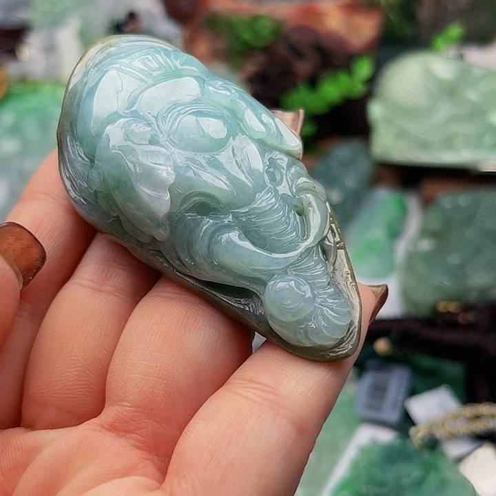 翡翠未镶嵌颈饰挂件