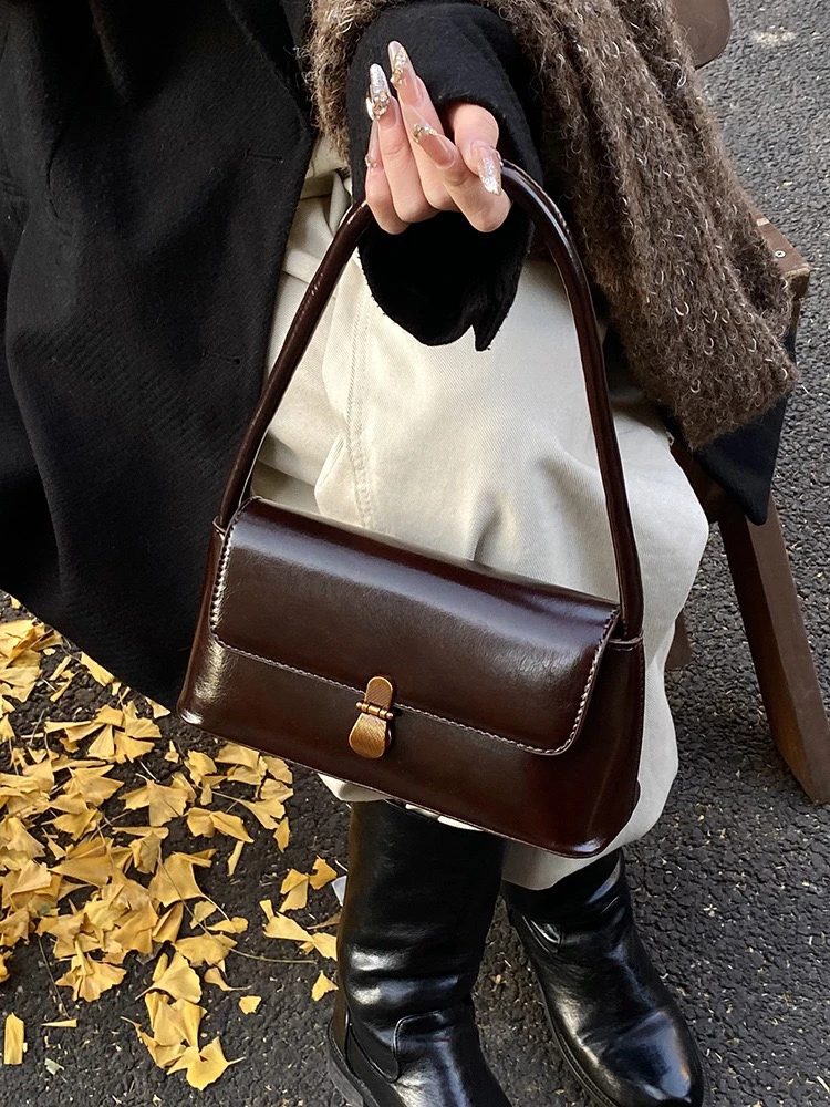 高级感油蜡皮腋下包包女2025新款潮时尚单肩法棍包复古手提小方包