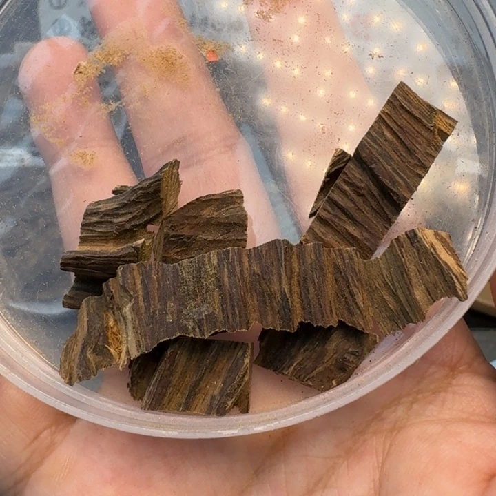 马泥涝车珠碎料5克。