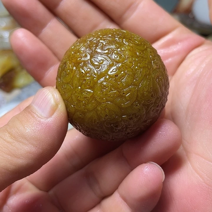 叶***未镶嵌和田玉挂件