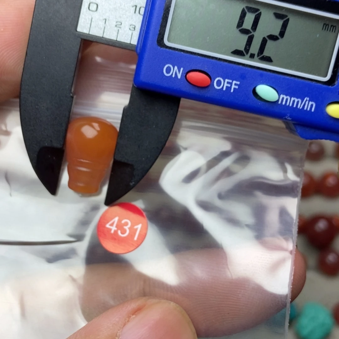 南红玛瑙未镶嵌南红玛瑙有瑕疵