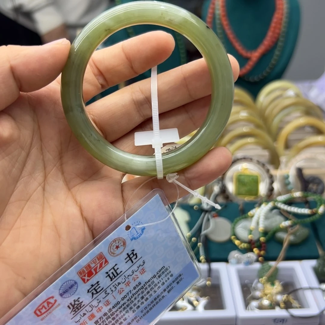 和田玉手镯未镶嵌53.7圈围1876