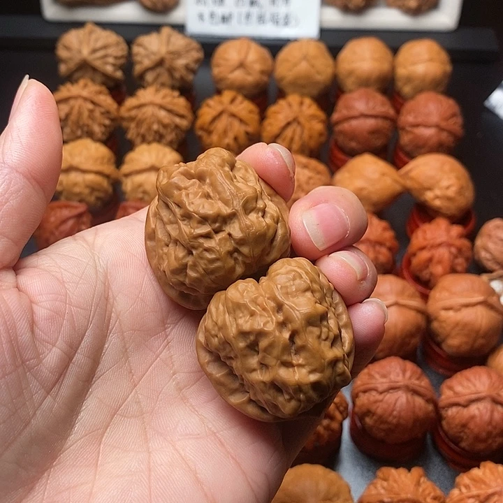 文玩核桃吊坠蛤蟆头