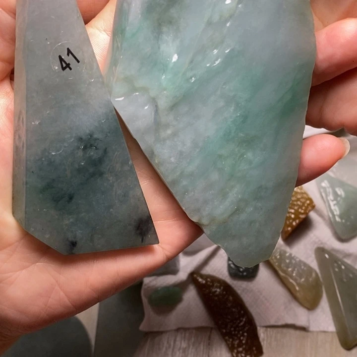 爱***桌翡翠未镶嵌颈饰天然