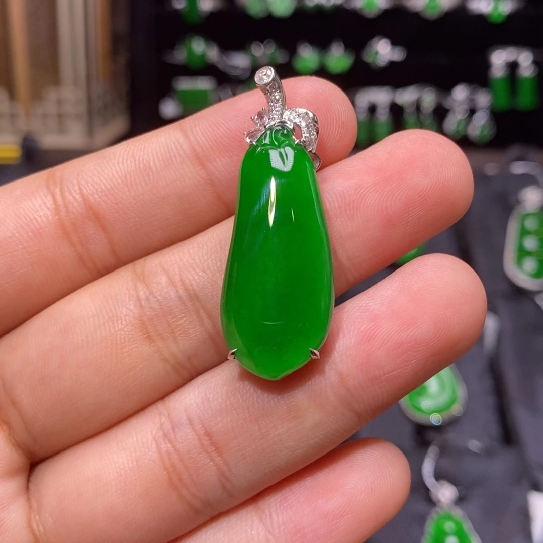 颈饰18K金镶嵌翡翠天然翡翠