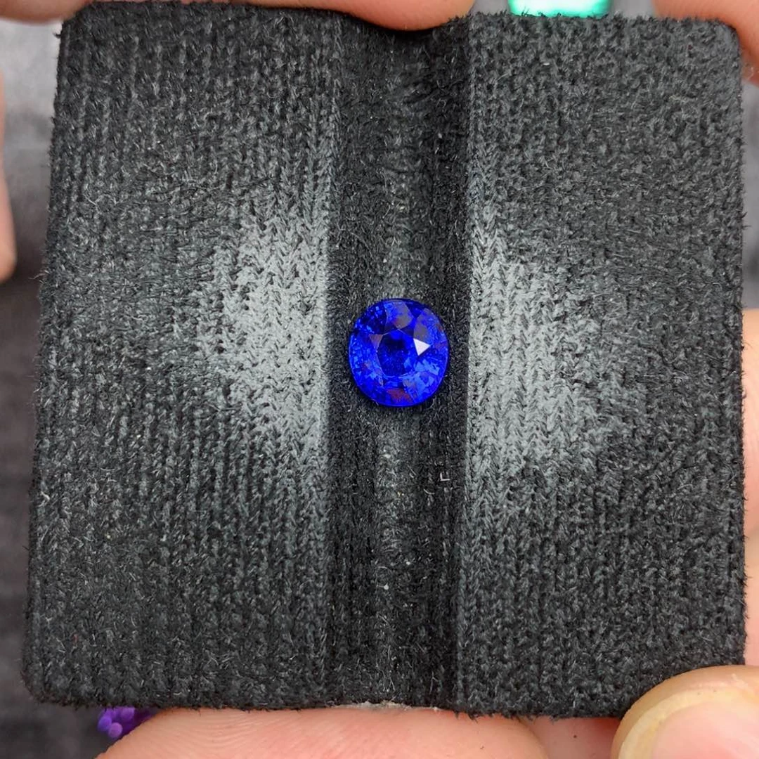 蓝宝石裸石未镶嵌L****～皇家蓝2.81ct