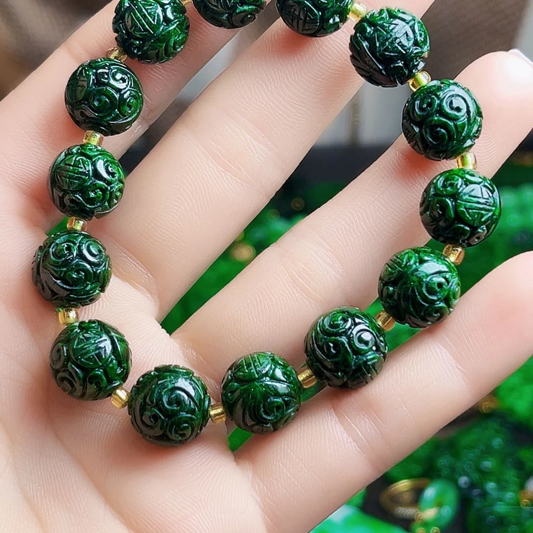 颈饰未镶嵌翡翠多样性