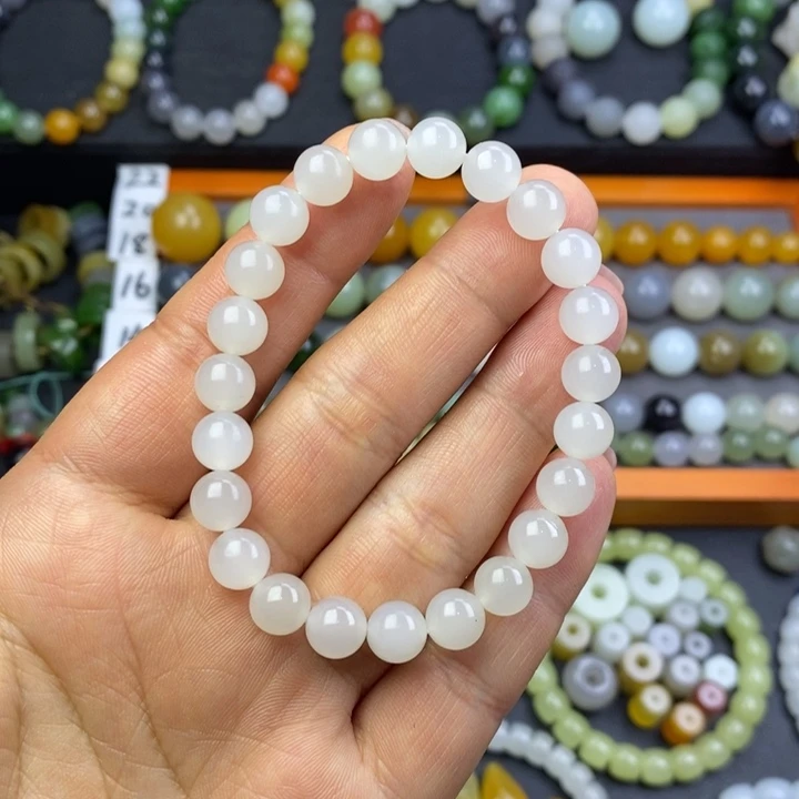 和田玉冰白卡8未镶嵌