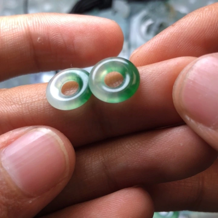 定制翡翠未镶嵌挂件