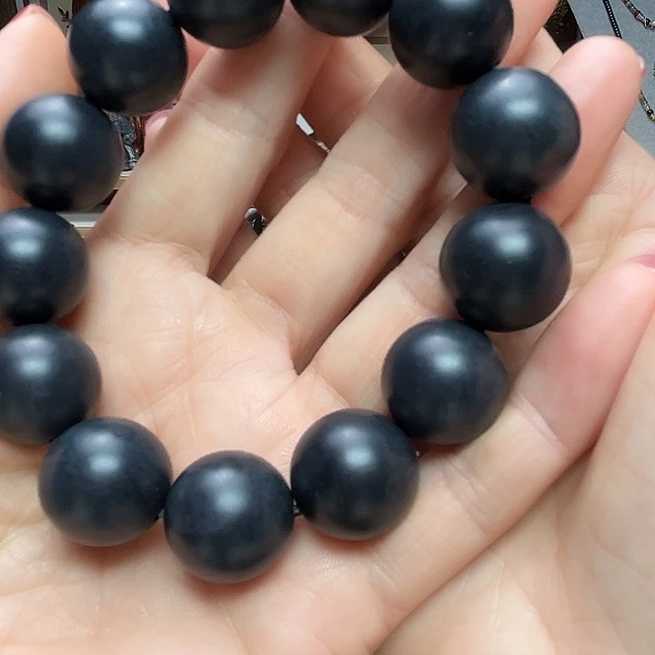 吉****和田玉（墨玉）未镶嵌颈饰卡18圆珠