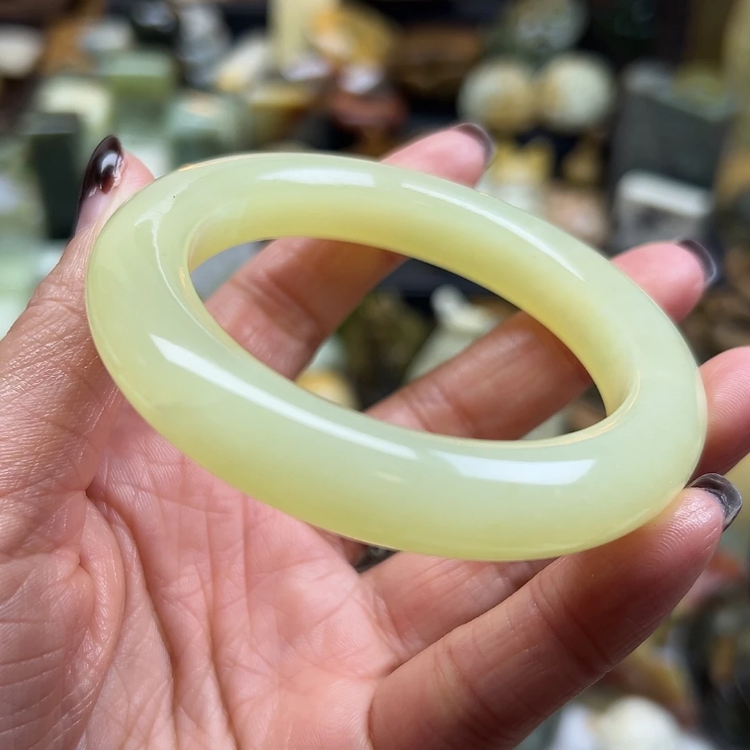 岫玉未镶嵌颈饰辽阳料55.6有瑕
