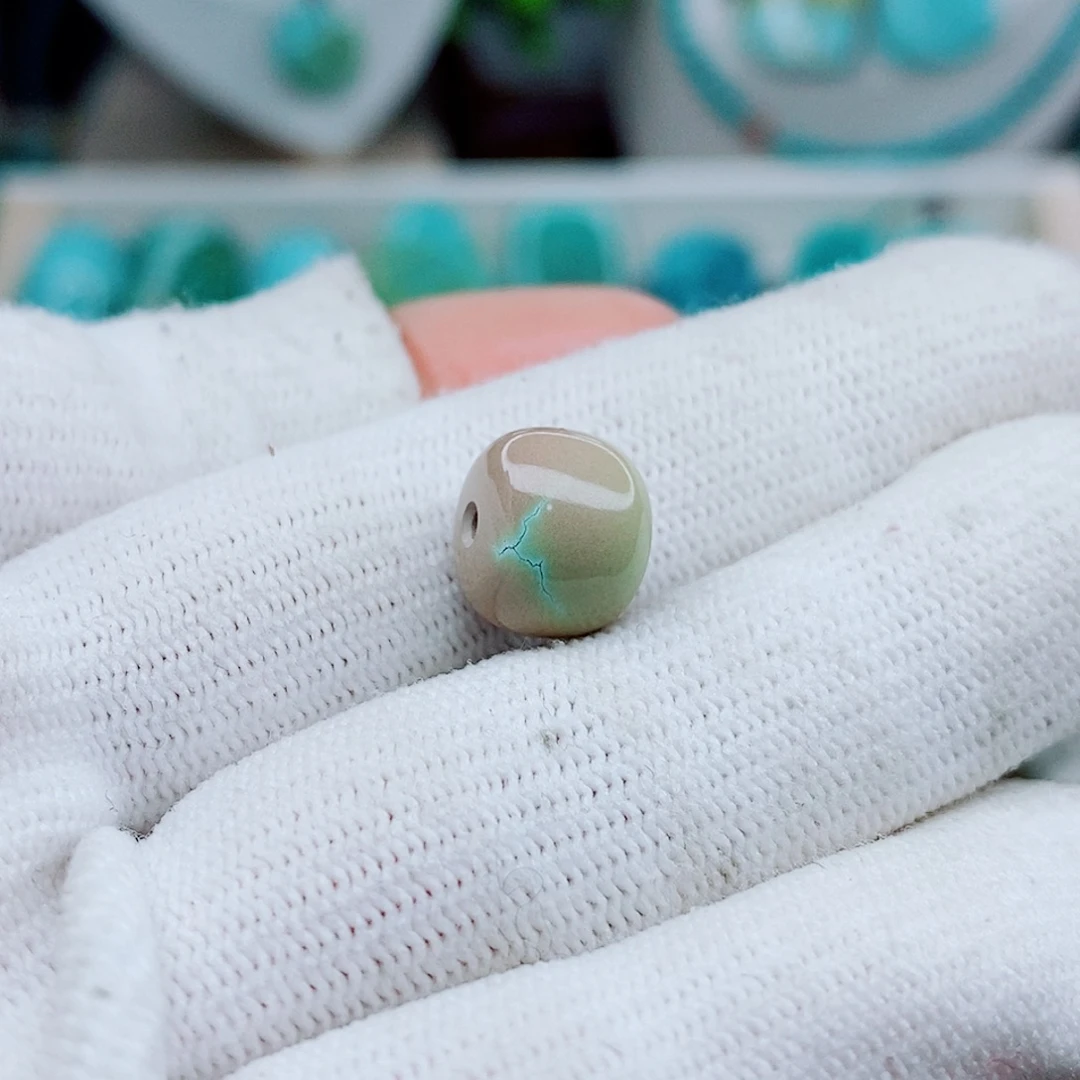 绿松石未镶嵌颈饰