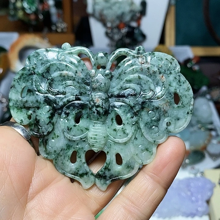 翡翠未镶嵌吊坠(赠链)