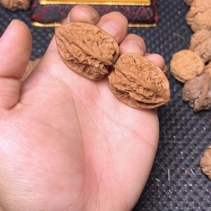 吊坠文玩核桃龙骨鸡心