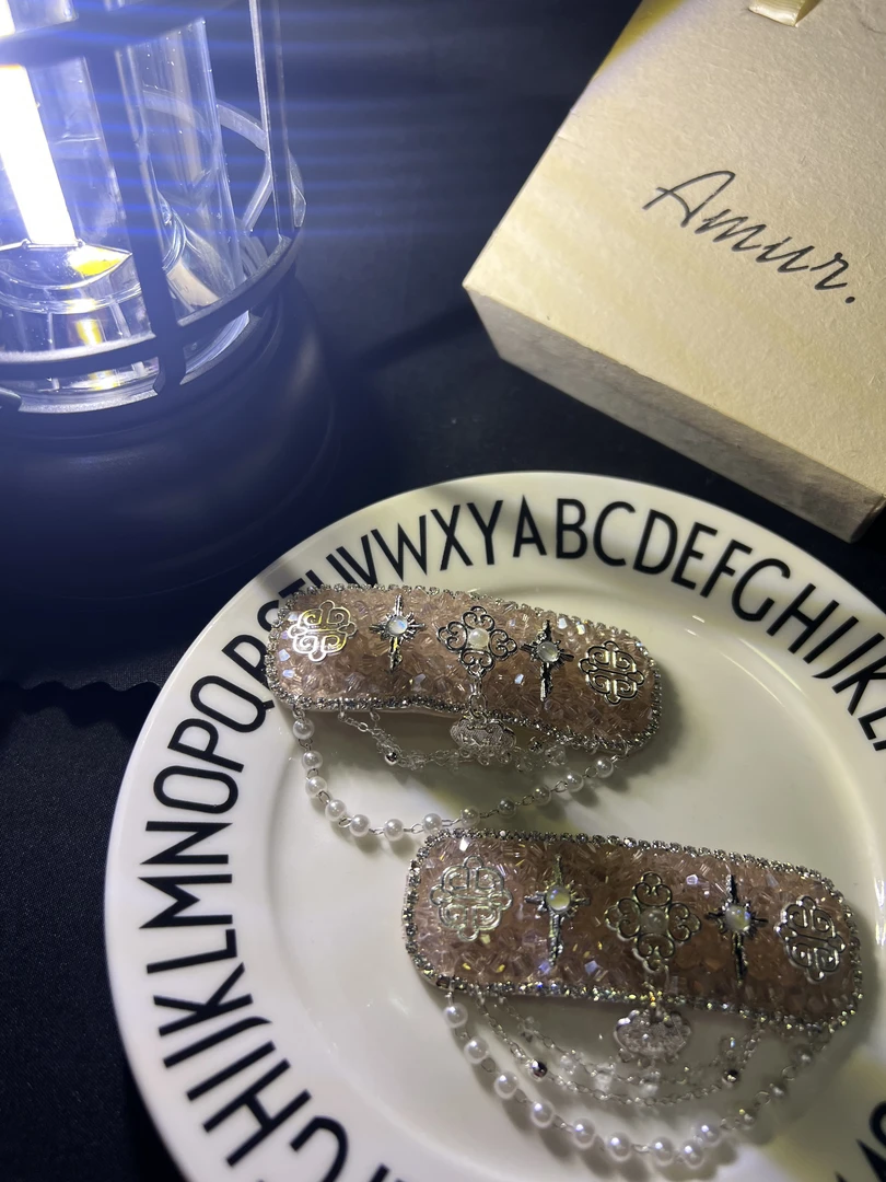 蒙元素粉嫩流苏宽发夹