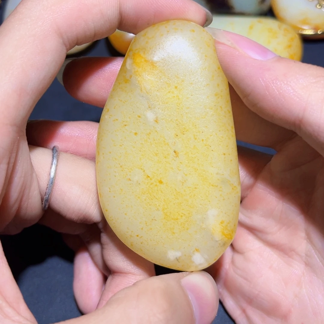 和田玉未镶嵌珠宝奇石