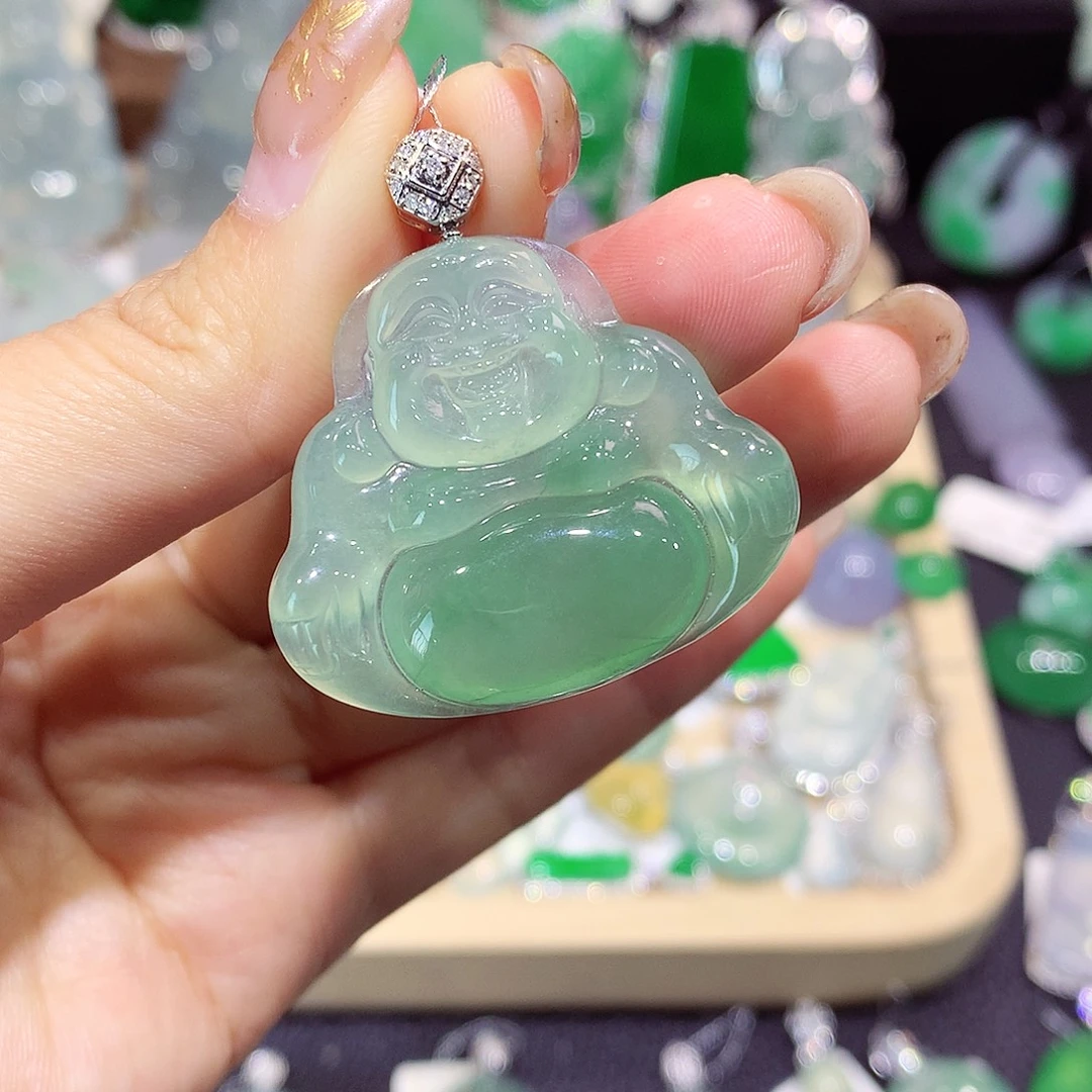 翡翠18K金镶嵌颈饰佛