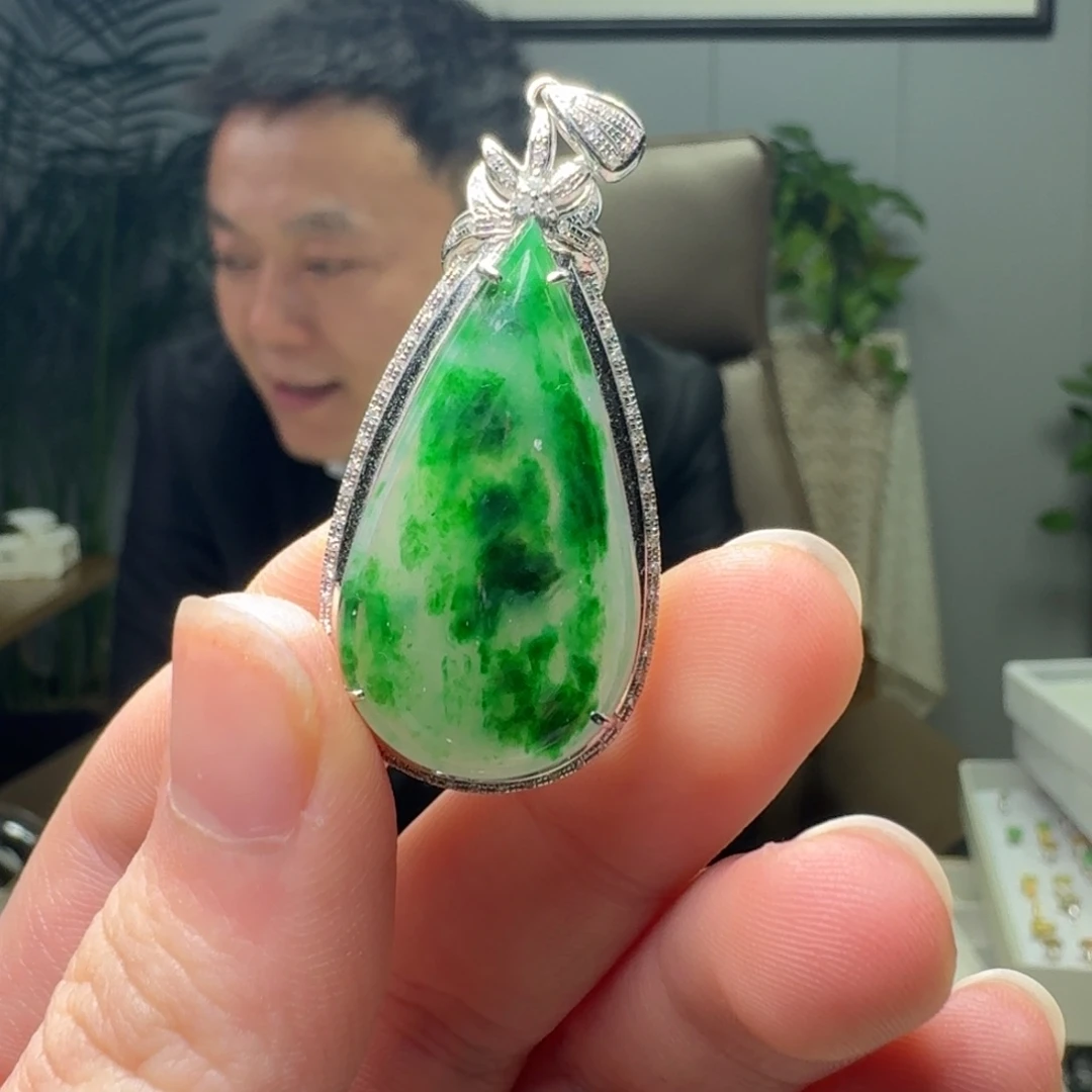 翡翠18K金镶嵌吊坠(不含链)天然