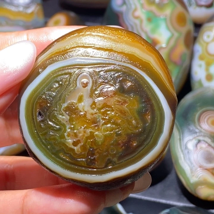 皇***岸玛瑙/玉髓未镶嵌珠宝奇石