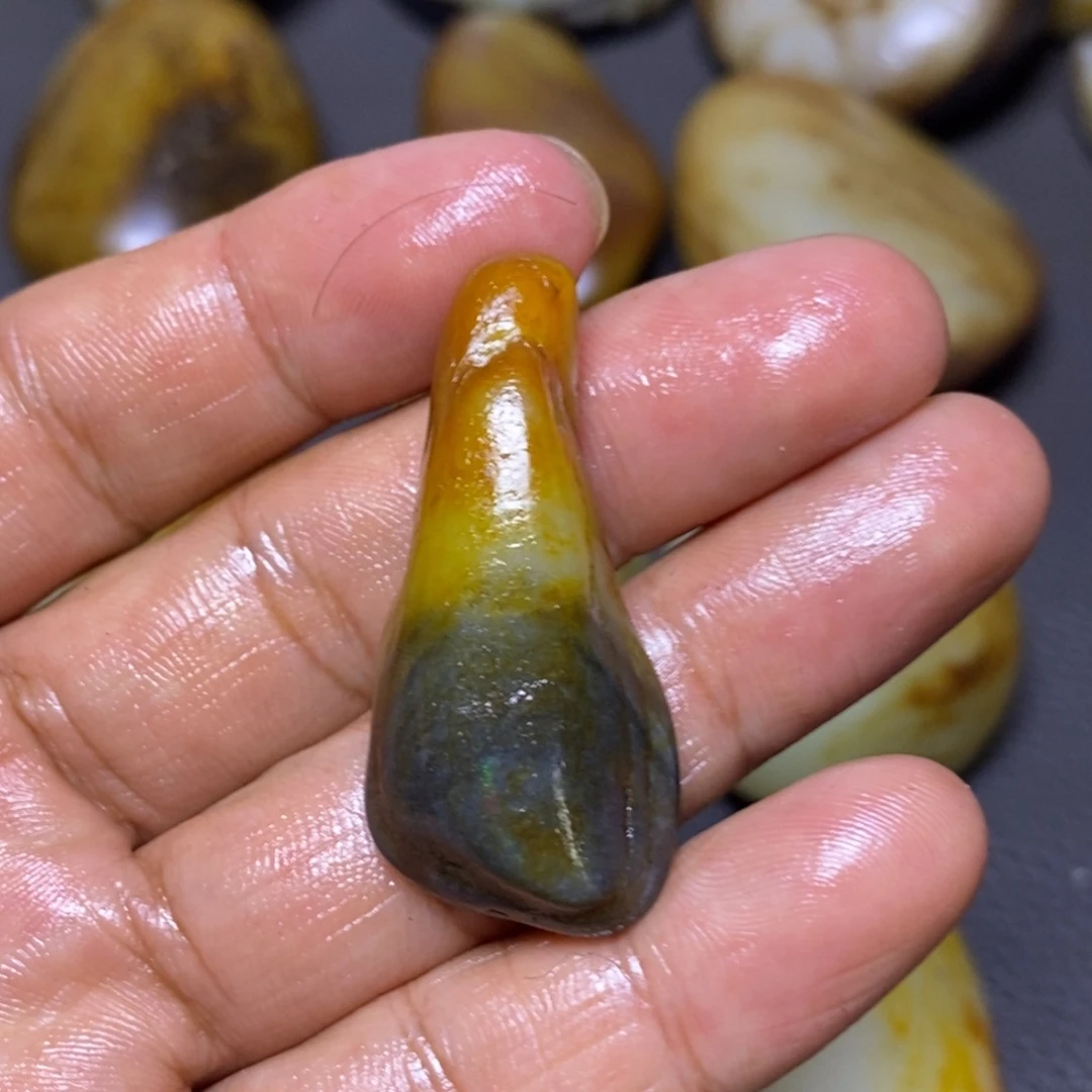 未镶嵌和田玉（糖玉）挂件