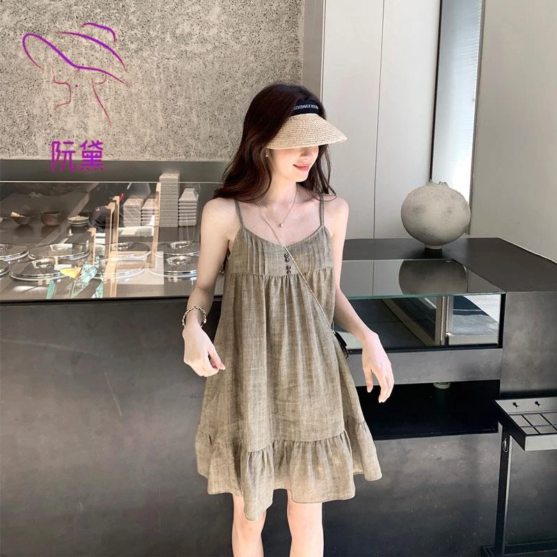 阮黛宽松显瘦法式复古吊带连衣裙女小个子高级感纯欲甜美a字短裙
