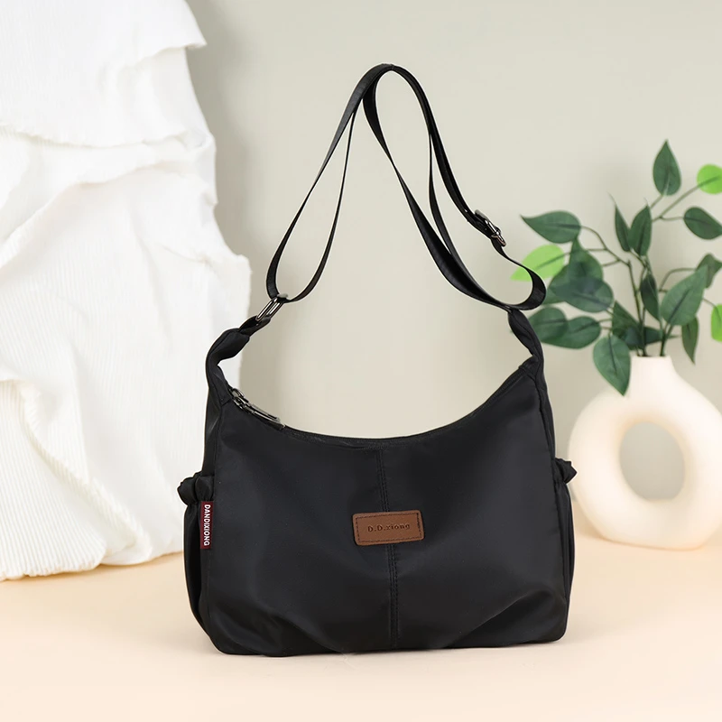 2025新款简约牛津布包轻便百搭大容量通勤单肩斜挎包