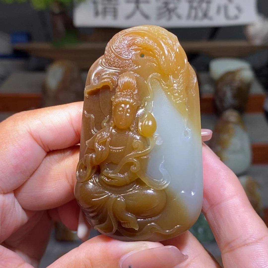 吊坠(不含链)未镶嵌和田玉（糖玉）寻****峰