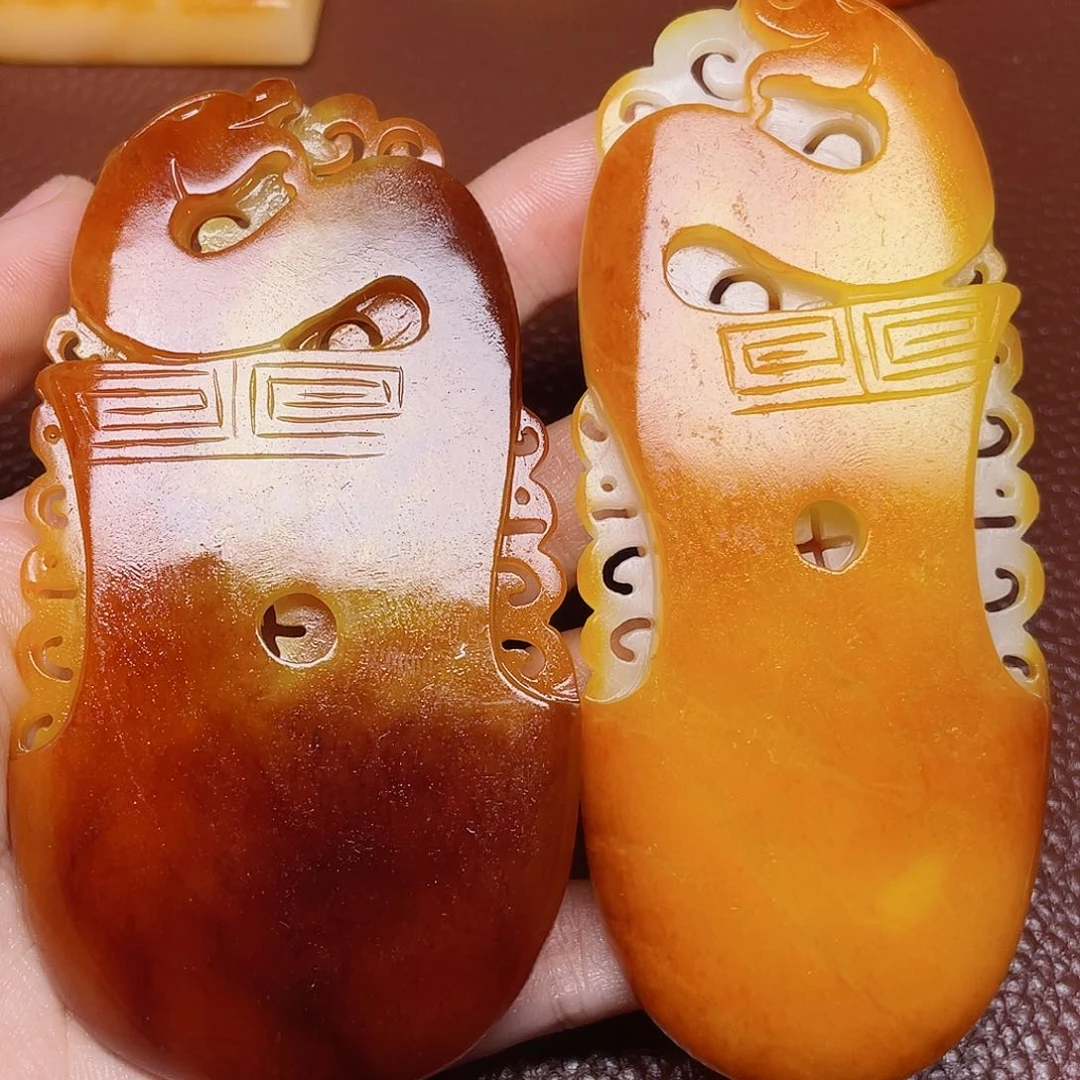 和田玉颈饰未镶嵌心**神