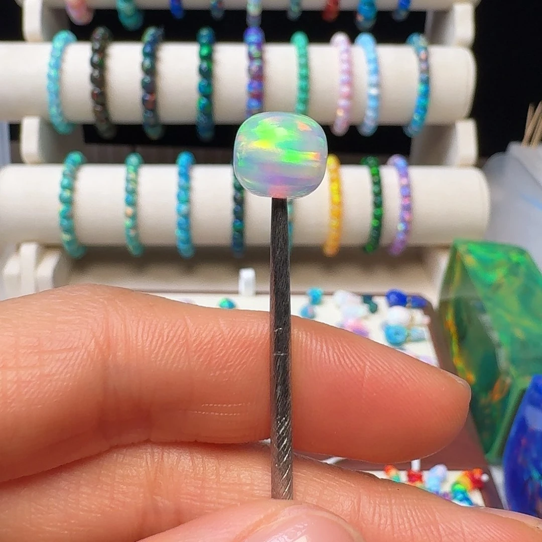 树脂制品人造欧泊卡10炫光系列白色单颗