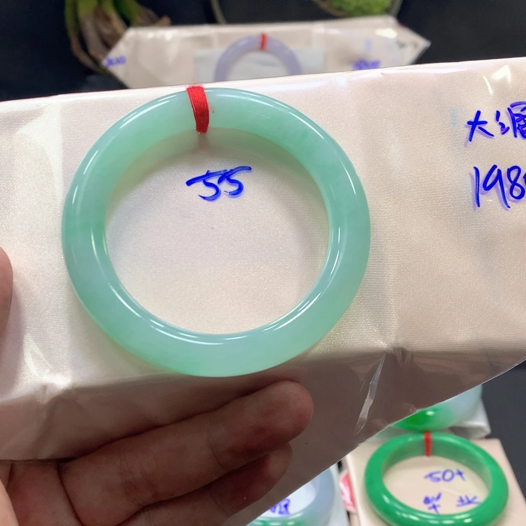 翡翠未镶嵌手镯翡翠