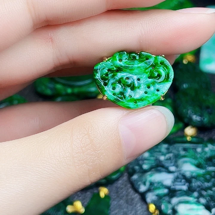 翡翠银S925镶嵌颈饰多样性