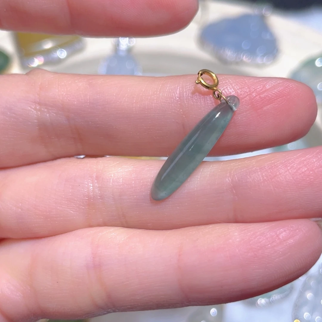 翡翠颈饰18K金镶嵌翡翠