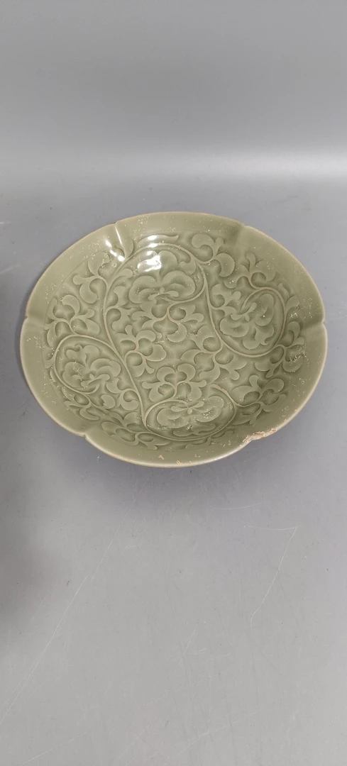 耀州瓷刻花大盘子