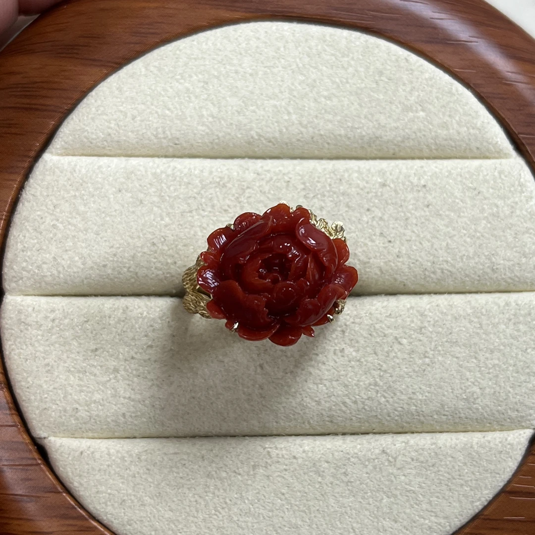 天然阿卡红珊瑚牛血色 牡丹花 戒指18k金镶嵌