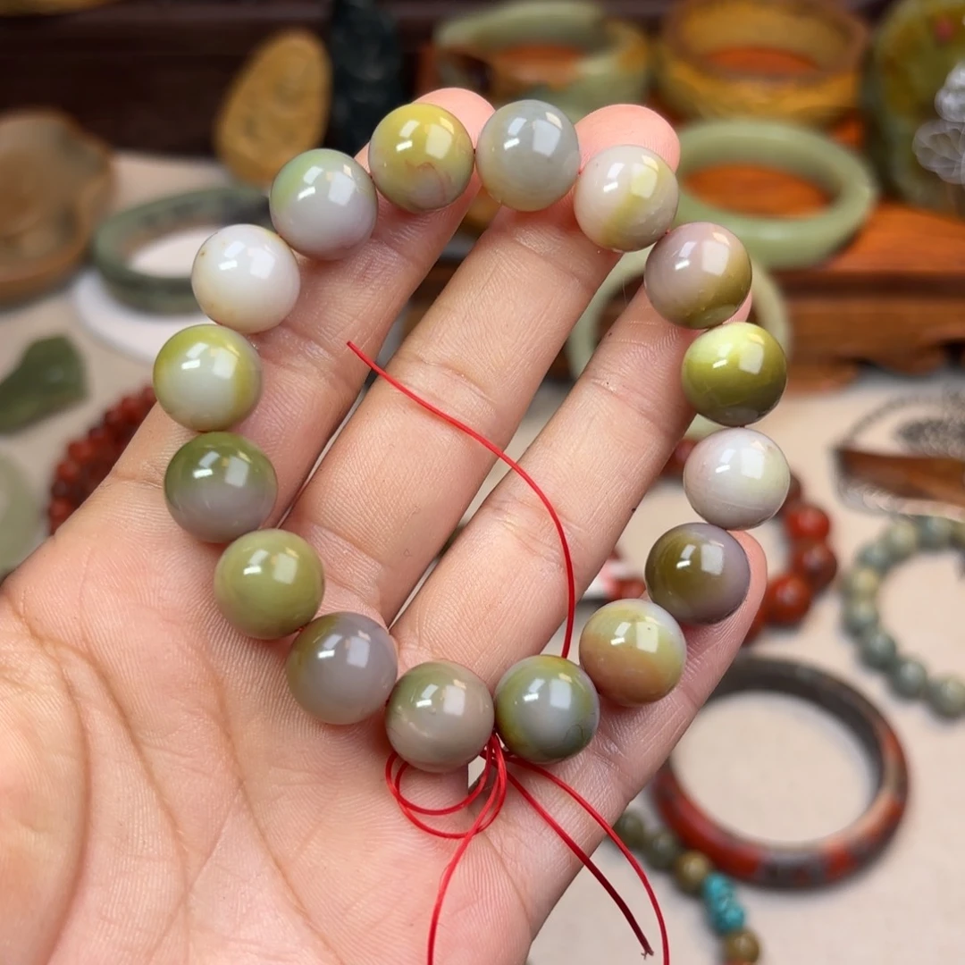 南红玛瑙手镯未镶嵌恩***活