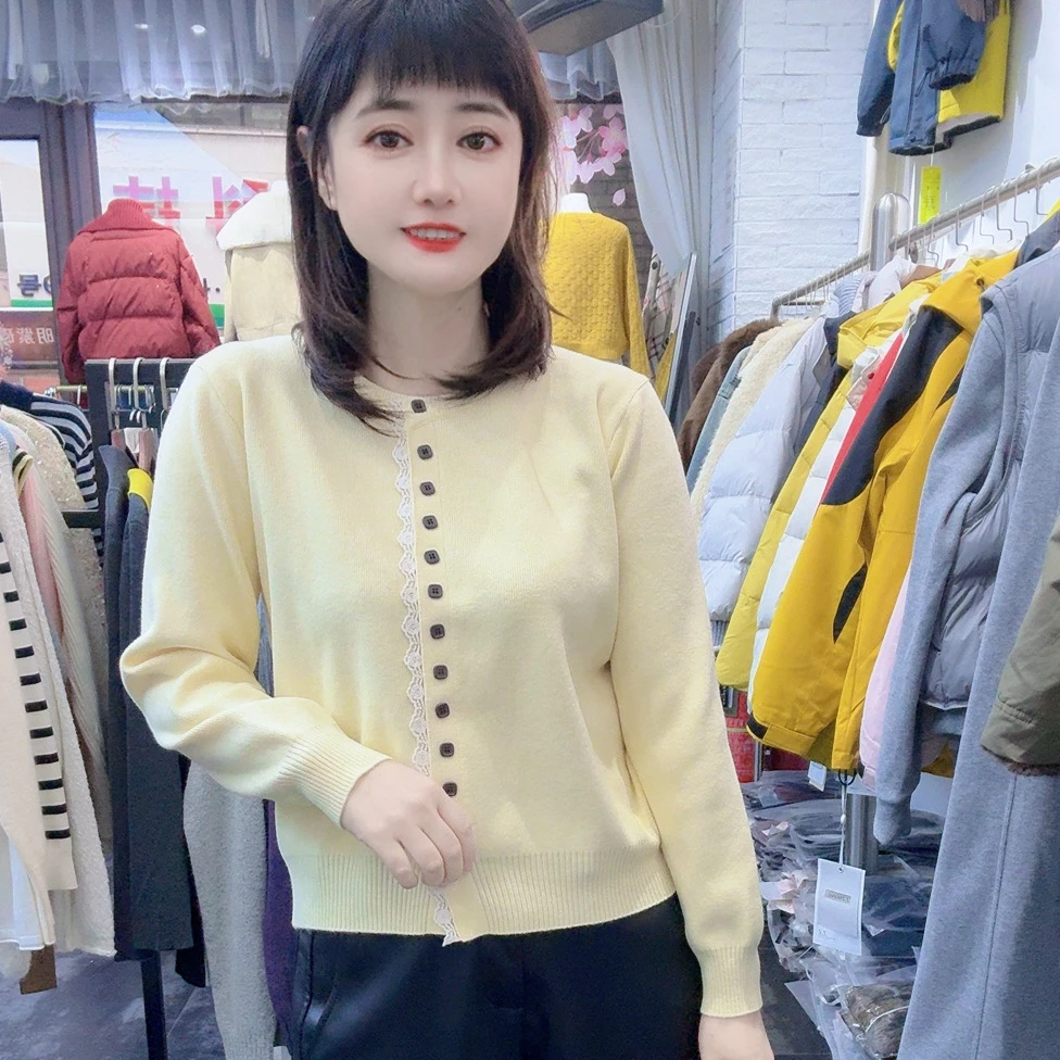 春秋冬可穿蕾丝拼接花边圆领针织衫毛衣打底女百搭减龄森系通勤潮