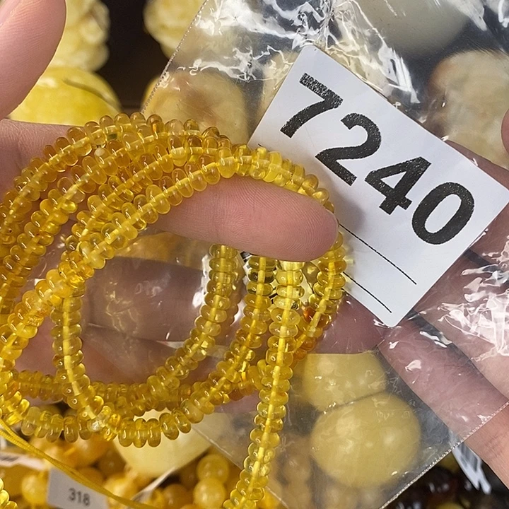 蜜蜡未镶嵌珠宝奇石