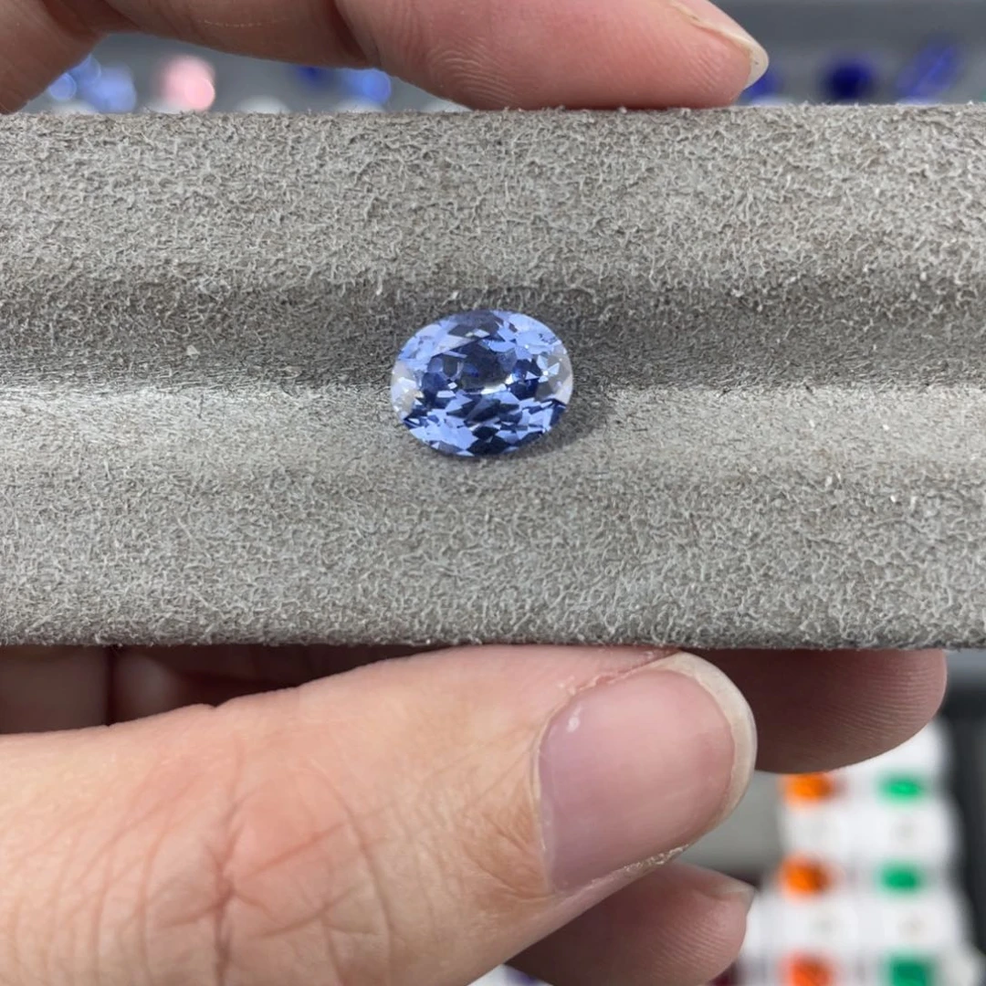 合成(培育)蓝宝石裸石未镶嵌你**嘛3.7克拉