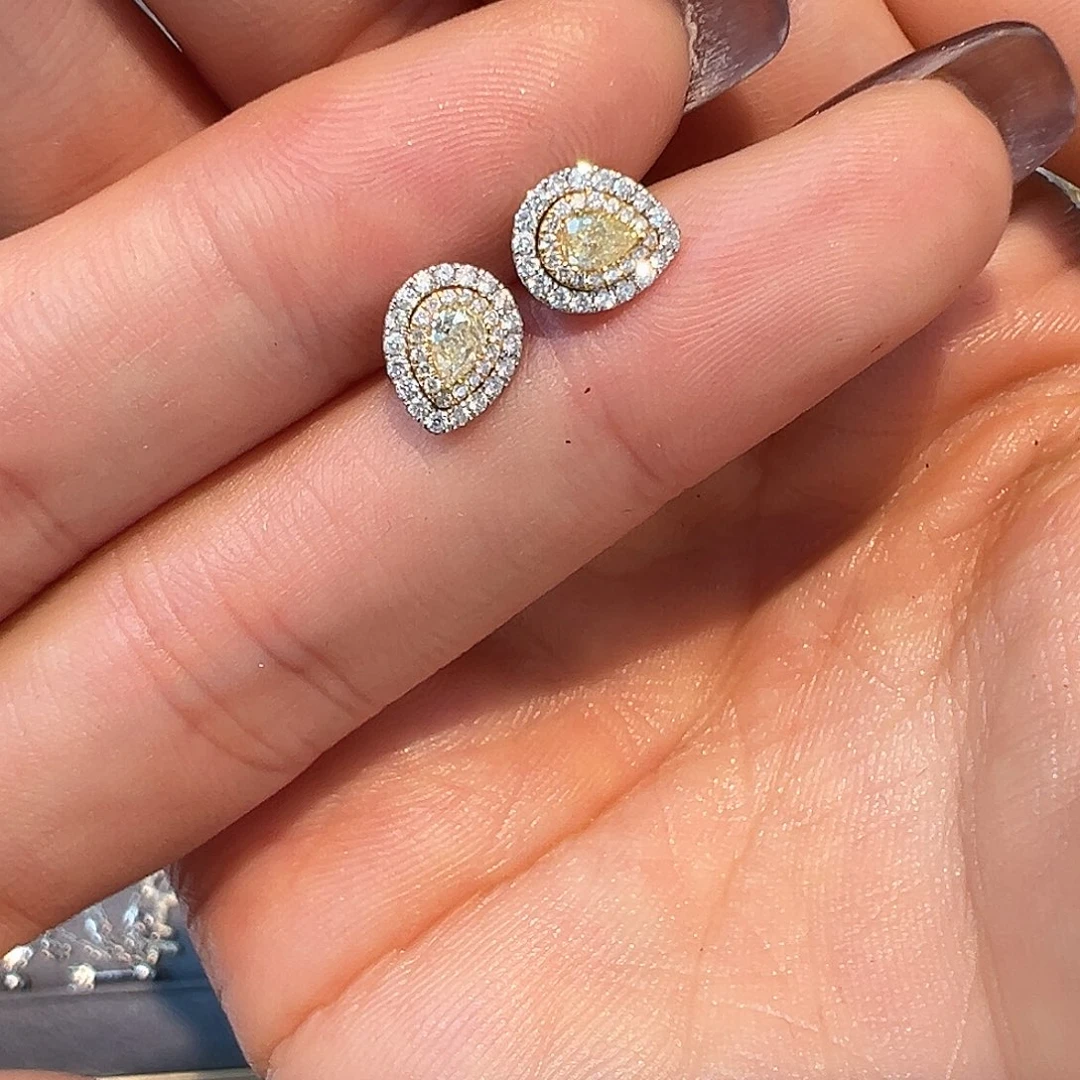 耳饰18K金镶嵌钻石